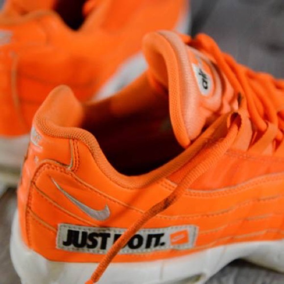 AIR MAX SHOES SIZE 9 - Picture 5 of 5